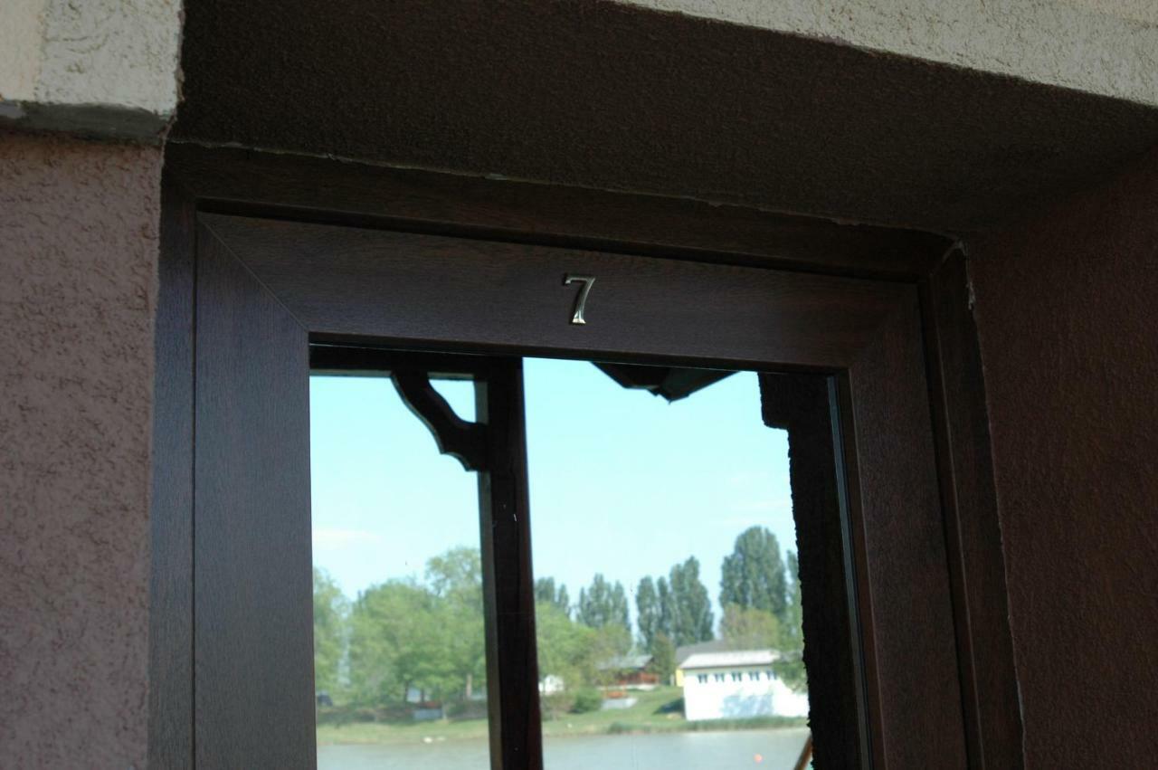 Ferienwohnung Apartman Timea Dunajská Streda Exterior foto